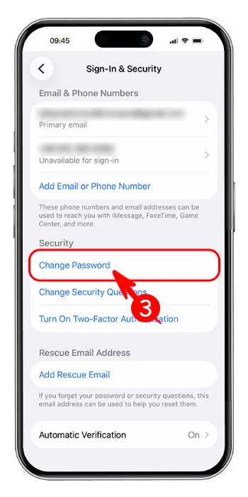 انتخاب گزینه Change Password در تنظیمات اپل آیدی آیفون برای شروع فرآیند تغییر رمز عبور حساب