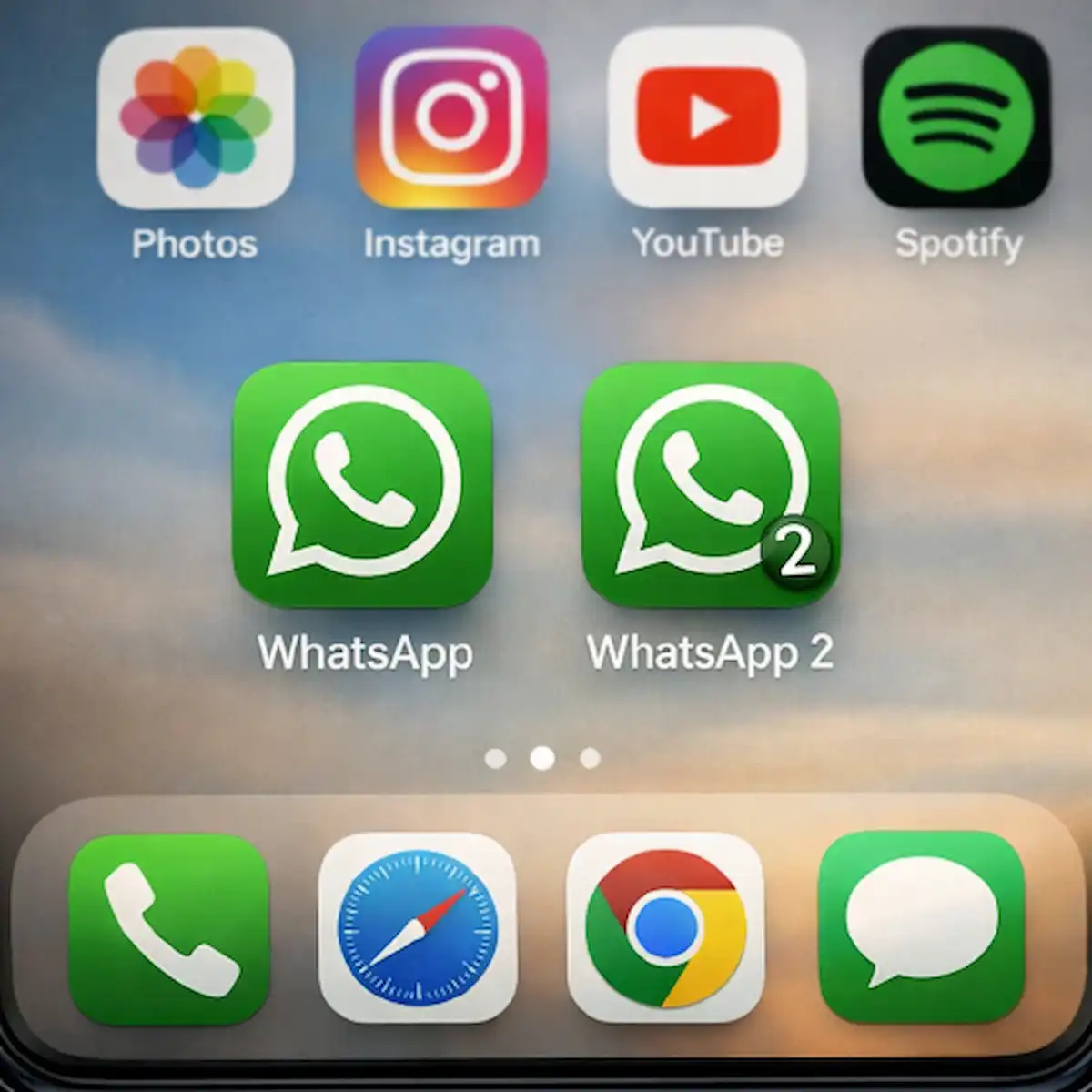 نمایش صفحه اصلی گوشی موبایل که دو آیکون مجزای واتساپ و واتساپ ۲ را برای آموزش نصب دو واتساپ در یک گوشی نشان می‌دهد.
