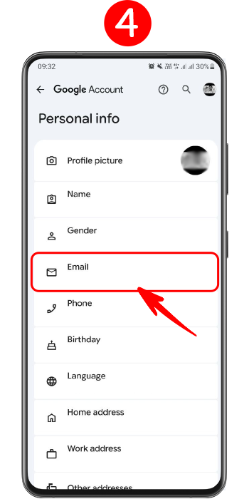 پیدا کردن گزینه Email در تنظیمات موبایل برای اقدام به تغییر نام کاربری جیمیل